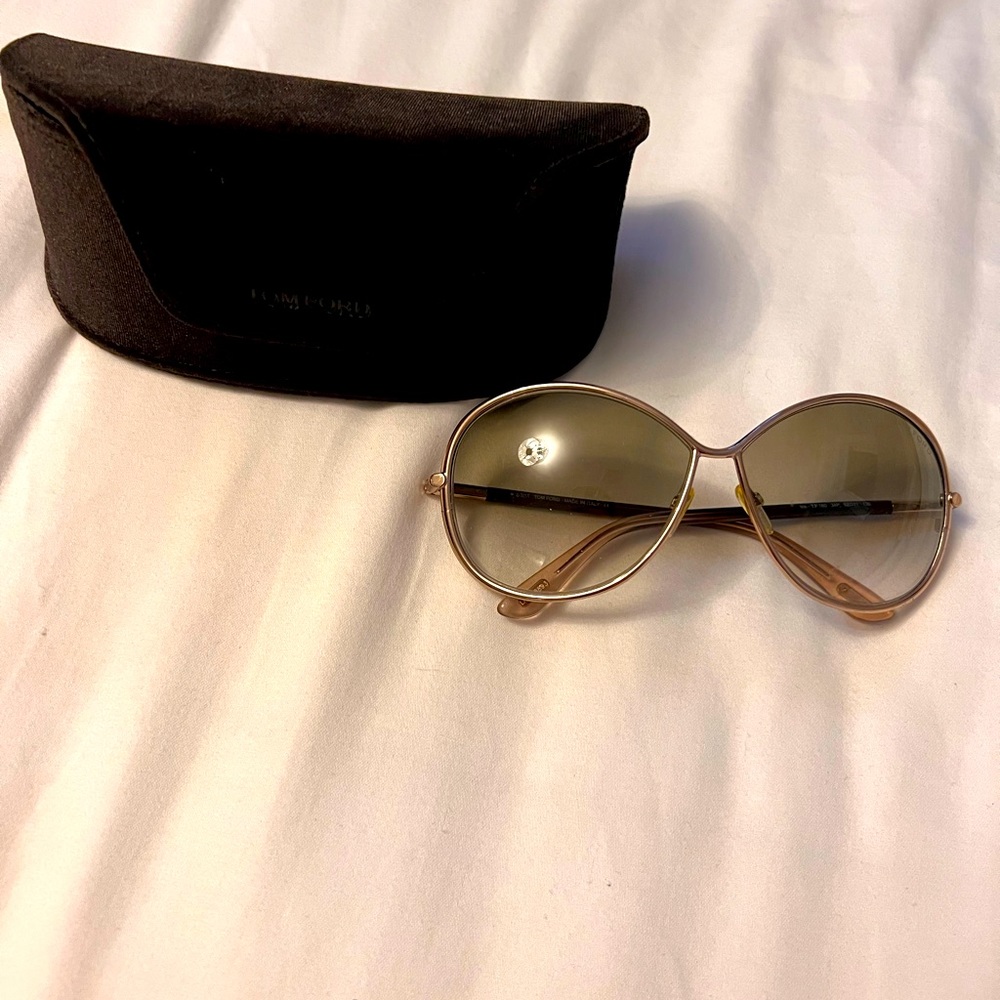 Tom Ford women sunglasses. Used but in good condition.